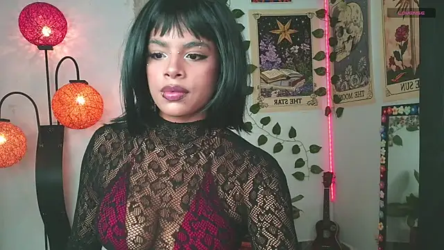 Snapshot of Raven_luv chatting on September 2025 10:09:02 PM Raven luv online show from September 2025 10:09:02 PM