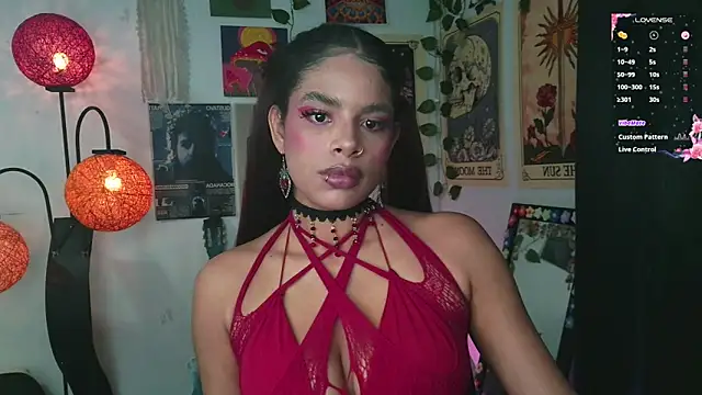 Snapshot of Raven_luv chatting on September 2025 01:20:01 AM Raven luv online show from September 2025 01:20:01 AM