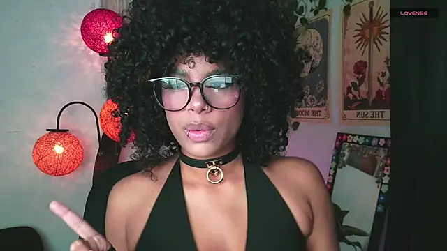 Snapshot of Raven_luv chatting on September 2025 09:26:02 PM Raven luv online show from September 2025 09:26:02 PM