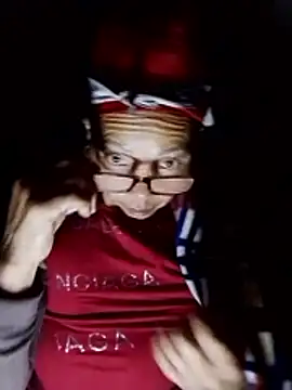 Snapshot of -Xuka-200 chatting on November 2025 11:04:02 PM -Xuka-200 online show from November 2025 11:04:02 PM