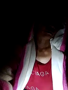 Snapshot of -Xuka-200 chatting on November 2025 10:59:02 PM -Xuka-200 online show from November 2025 10:59:02 PM