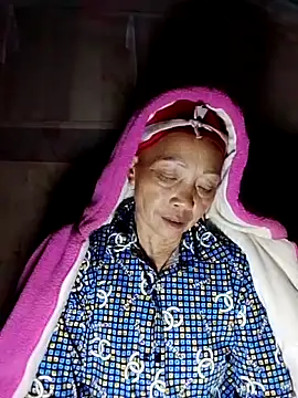 Snapshot of -Xuka-200 chatting on November 2025 11:54:01 AM -Xuka-200 online show from November 2025 11:54:01 AM