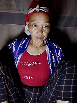 Snapshot of -Xuka-200 chatting on November 2025 12:14:01 AM -Xuka-200 online show from November 2025 12:14:01 AM