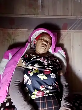 Snapshot of -Xuka-200 chatting on November 2025 10:13:02 PM -Xuka-200 online show from November 2025 10:13:02 PM