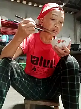 Snapshot of -Xuka-200 chatting on October 2025 04:20:02 AM -Xuka-200 online show from October 2025 04:20:02 AM