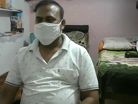 Snapshot of Famit025 chatting on February 2026 05:35:02 PM Famit025 online show from February 2026 05:35:02 PM