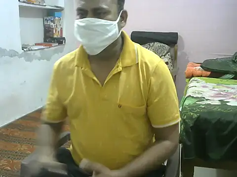 Snapshot of Famit025 chatting on February 2026 06:07:01 PM Famit025 online show from February 2026 06:07:01 PM