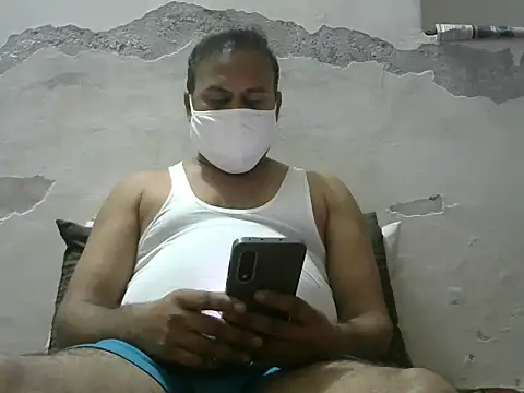 Snapshot of Famit025 chatting on February 2026 06:16:01 PM Famit025 online show from February 2026 06:16:01 PM