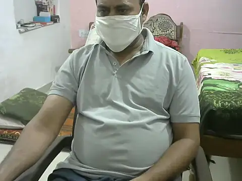 Famit025 online show from April 2026 06:11:02 PM