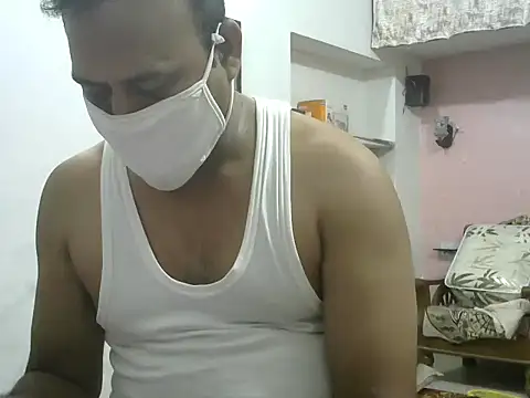 Famit025 online show from April 2026 06:56:01 PM