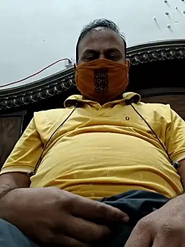 Snapshot of Famit025 chatting on January 2026 07:45:01 AM Famit025 online show from January 2026 07:45:01 AM