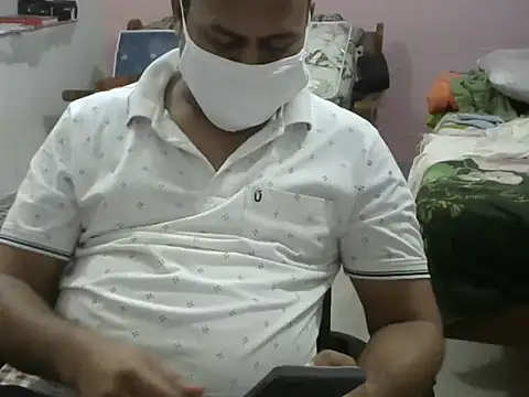 Snapshot of Famit025 chatting on February 2026 05:55:02 PM Famit025 online show from February 2026 05:55:02 PM