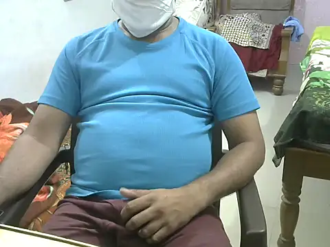 Famit025 online show from April 2026 05:29:01 PM