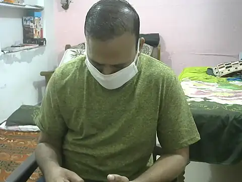 Snapshot of Famit025 chatting on February 2026 05:35:01 PM Famit025 online show from February 2026 05:35:01 PM