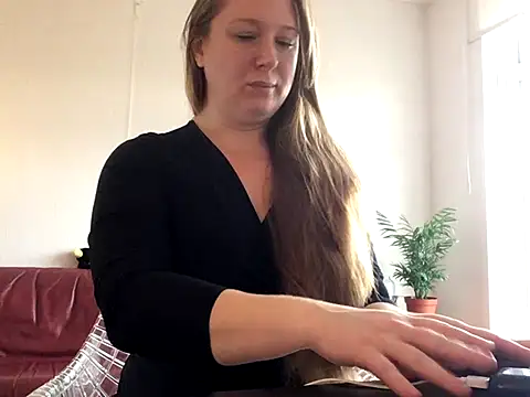 MazySunny online show from October 2025 08:55:02 AM