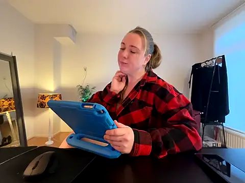 MazySunny online show from December 2025 08:27:02 AM