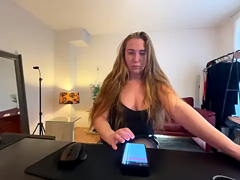 MazySunny online show from November 2025 08:14:01 AM