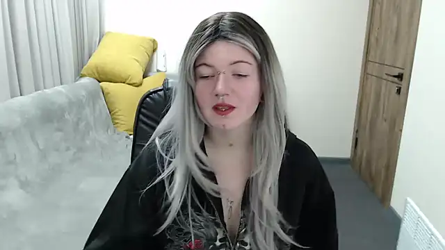 Nika Snow online show from October 2025 08:05:01 AM