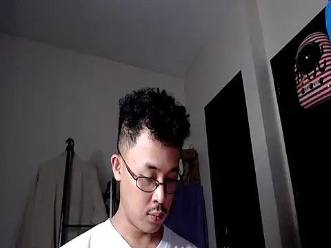 Snapshot of itsyour_Asianboy15 chatting on April 2026 09:32:01 AM itsyour Asianboy15 online show from April 2026 09:32:01 AM