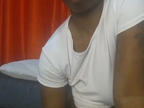 mzozoyi online show from April 2026 07:42:01 PM