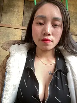 chipp-bong online show from February 2026 06:11:02 AM