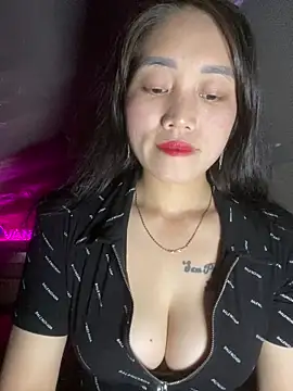 chipp-bong online show from December 2025 01:32:01 PM