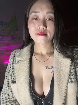 chipp-bong online show from November 2025 01:33:01 PM