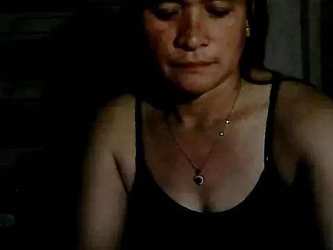 yoursPinayMama1682 online show from October 2025 01:12:02 PM