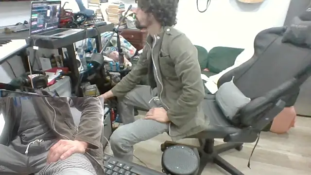 Snapshot of Stringin69 chatting on February 2026 05:24:02 PM Stringin69 online show from February 2026 05:24:02 PM