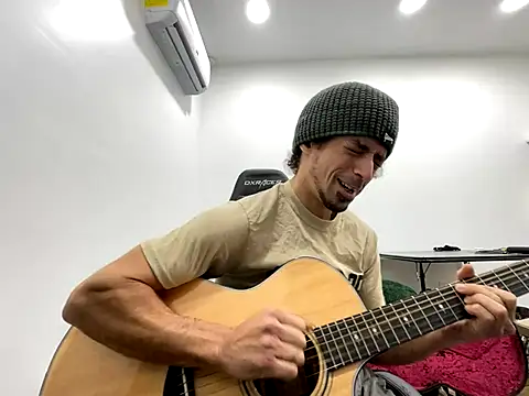 Snapshot of Stringin69 chatting on November 2025 07:50:01 PM Stringin69 online show from November 2025 07:50:01 PM