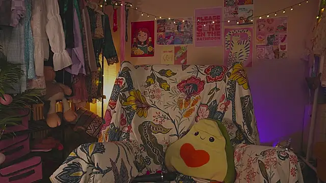 Charming winky online show from November 2025 03:05:01 PM