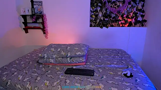 kylietimothee online show from April 2026 04:53:01 PM