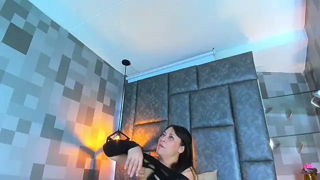 Jenni Zeller online show from October 2025 12:35:02 PM