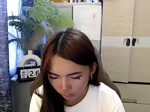 cutie milker online show from February 2026 03:07:02 AM