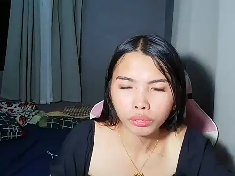 Snapshot of cutie_milker chatting on June 2026 04:45:01 PM cutie milker online show from June 2026 04:45:01 PM