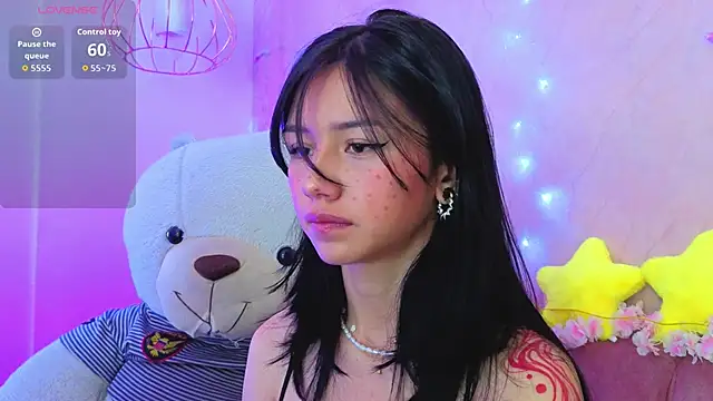 Snapshot of april_bennett chatting on June 2026 01:30:01 PM april bennett online show from June 2026 01:30:01 PM