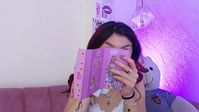 april bennett online show from October 2025 01:02:01 PM
