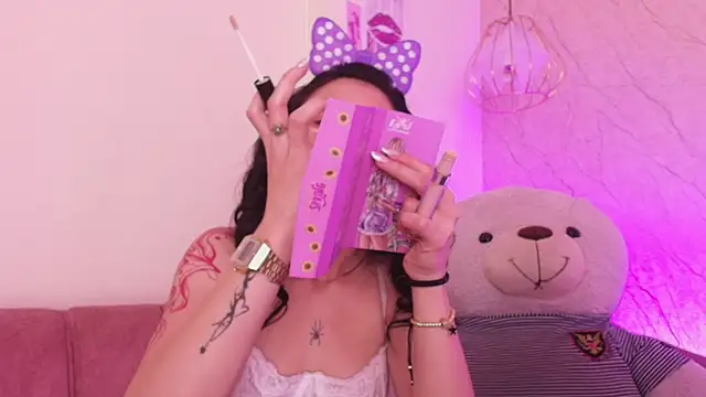 Snapshot of april_bennett chatting on November 2025 12:31:02 PM april bennett online show from November 2025 12:31:02 PM