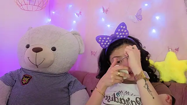 april bennett online show from December 2025 12:29:02 PM