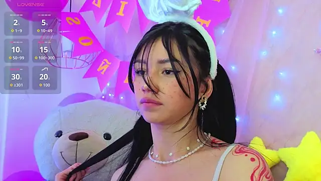 Snapshot of april_bennett chatting on July 2026 01:50:01 PM april bennett online show from July 2026 01:50:01 PM