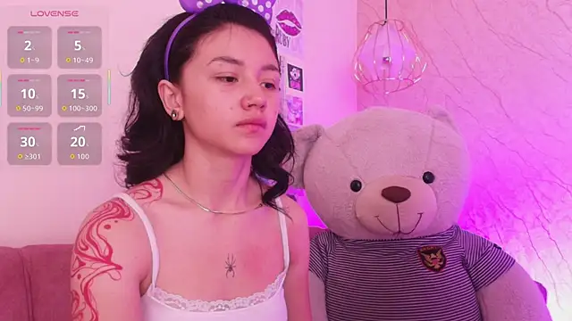 Snapshot of april_bennett chatting on November 2025 12:20:01 PM april bennett online show from November 2025 12:20:01 PM