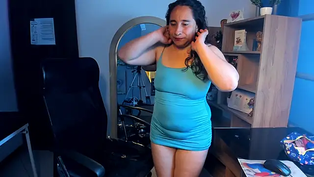 LeilaSmith  online show from June 2026 11:43:01 AM
