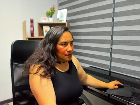 Snapshot of LeilaSmith_ chatting on July 2026 11:32:01 AM LeilaSmith online show from July 2026 11:32:01 AM