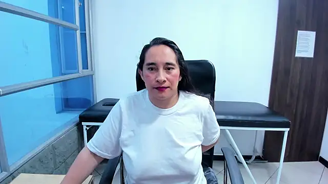 LeilaSmith  online show from January 2026 12:42:01 PM