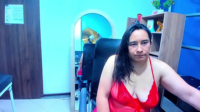Snapshot of LeilaSmith_ chatting on June 2026 10:59:01 AM LeilaSmith online show from June 2026 10:59:01 AM