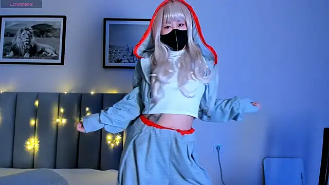 yanyaan online show from February 2026 08:41:01 PM