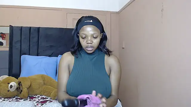 Snapshot of MilfBoobsxx chatting on October 2025 03:11:02 AM MilfBoobsxx online show from October 2025 03:11:02 AM