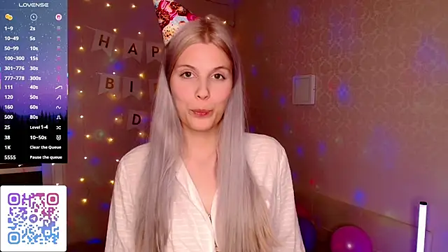 Snapshot of Larileya chatting on October 2025 05:58:02 PM Larileya online show from October 2025 05:58:02 PM