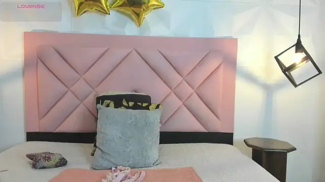 Snapshot of Caroline_daring chatting on July 2026 12:37:01 PM Caroline daring online show from July 2026 12:37:01 PM