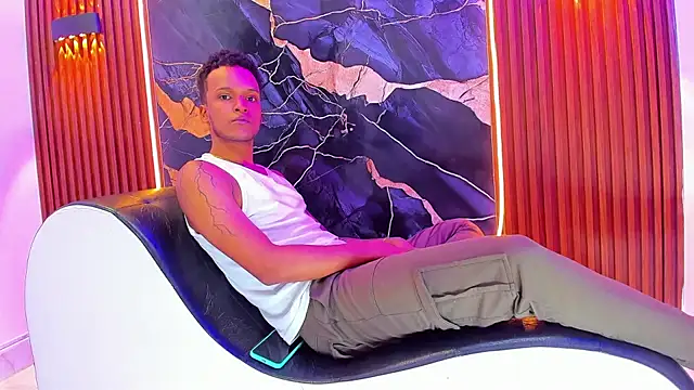Dinasty Moon  online show from September 2025 12:01:01 PM